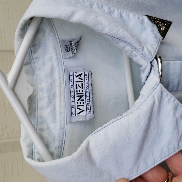 Venezia authentic 80s/90s denim shirt w/ silvertone collar points & shoulder pad - Picture 12 of 12
